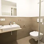Green Guest House Hotel 3*