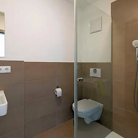 Green Guest House 3*